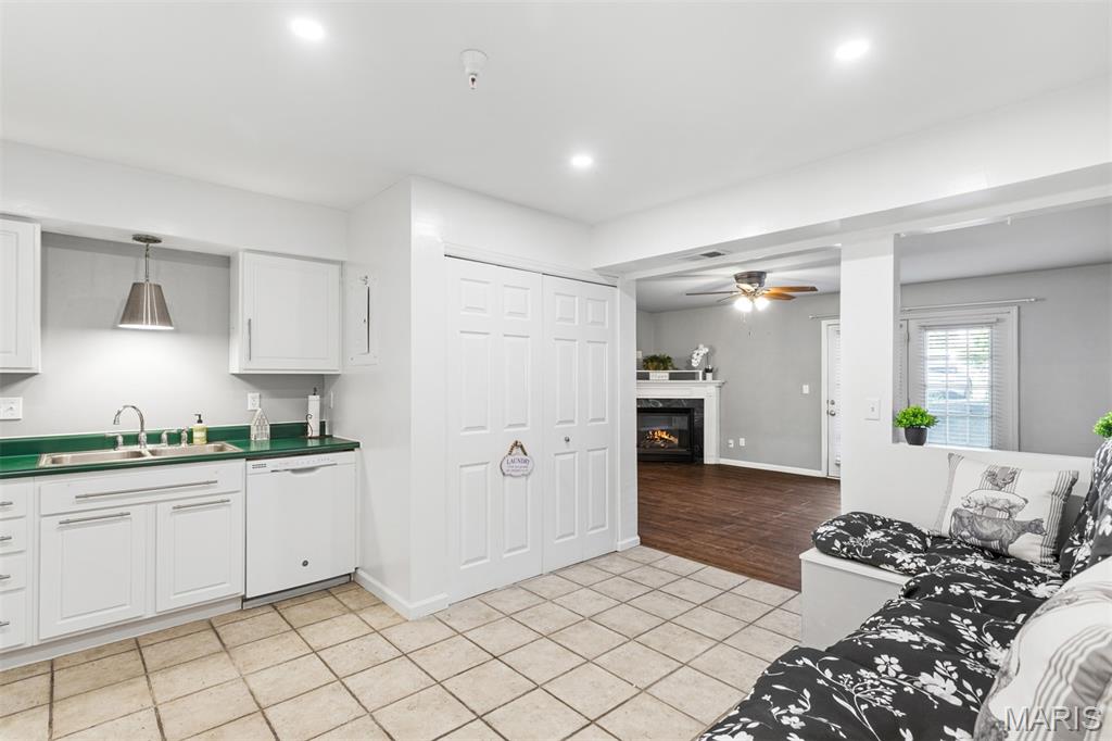 Towne Square Condo 3 - Residential