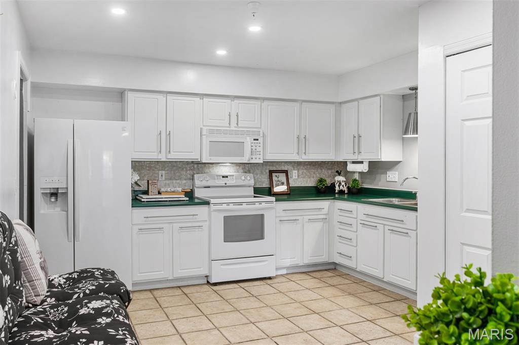 Towne Square Condo 3 - Residential