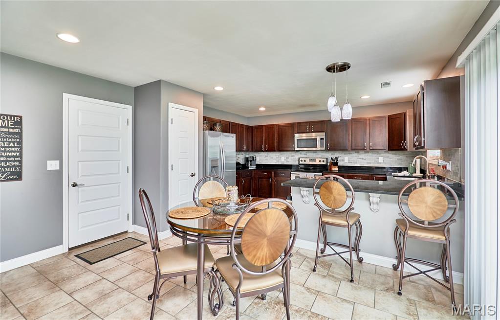 VLGS AT PRAIRIE BLUFFS - Residential