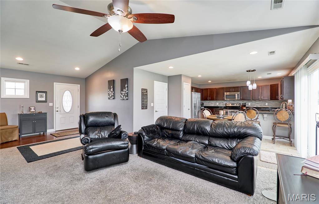 VLGS AT PRAIRIE BLUFFS - Residential