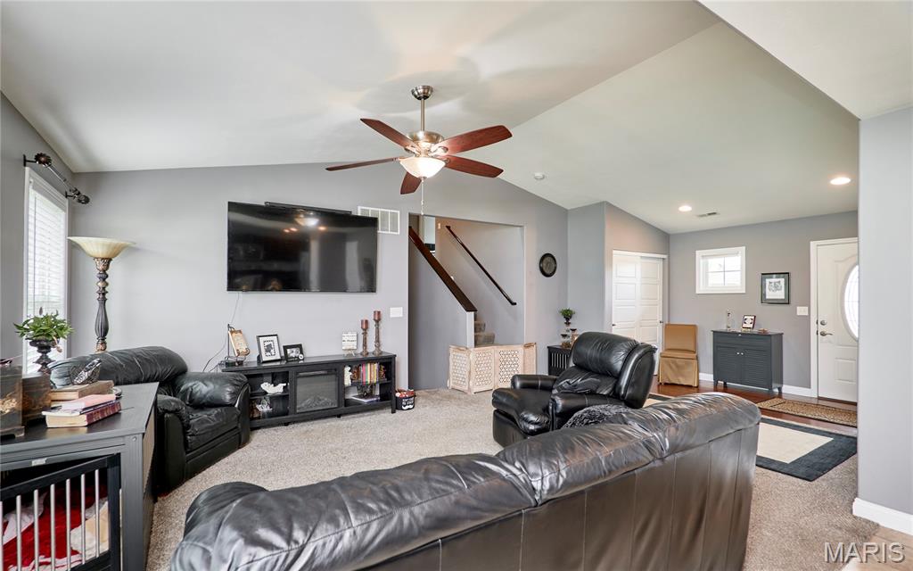 VLGS AT PRAIRIE BLUFFS - Residential