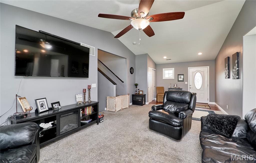 VLGS AT PRAIRIE BLUFFS - Residential