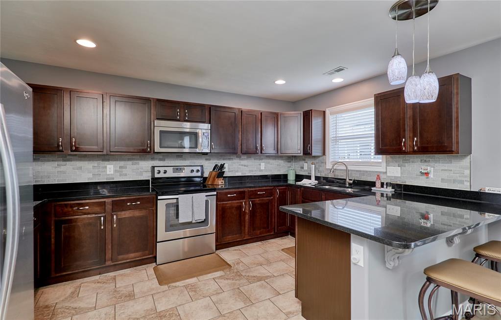 VLGS AT PRAIRIE BLUFFS - Residential