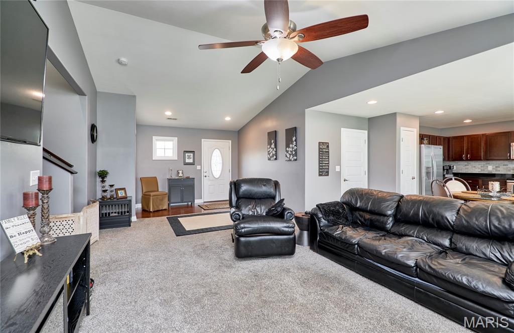 VLGS AT PRAIRIE BLUFFS - Residential