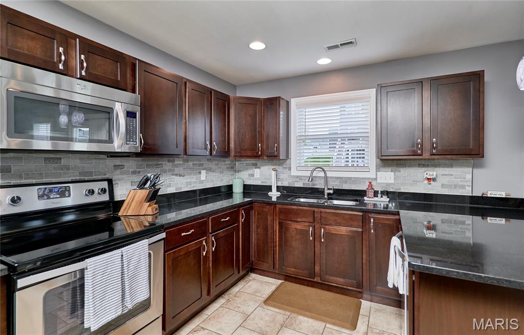 VLGS AT PRAIRIE BLUFFS - Residential