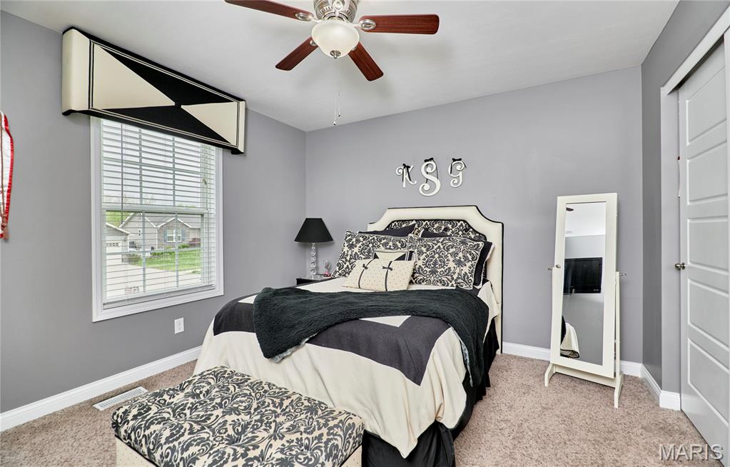 VLGS AT PRAIRIE BLUFFS - Residential