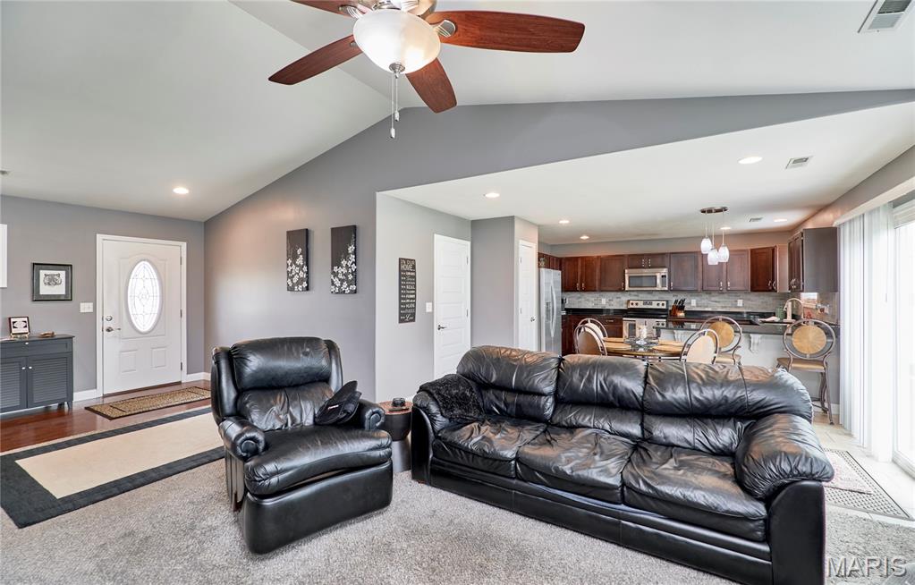 VLGS AT PRAIRIE BLUFFS - Residential