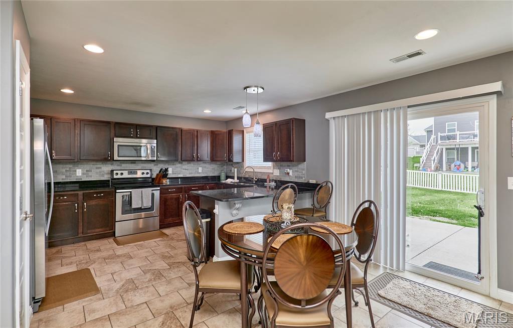 VLGS AT PRAIRIE BLUFFS - Residential