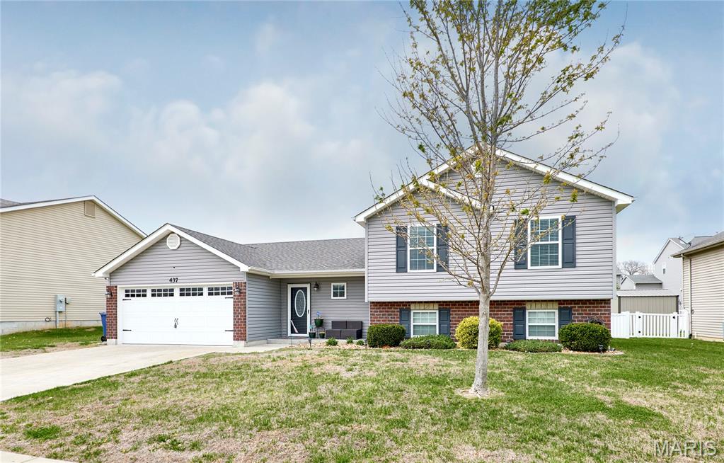 VLGS AT PRAIRIE BLUFFS - Residential