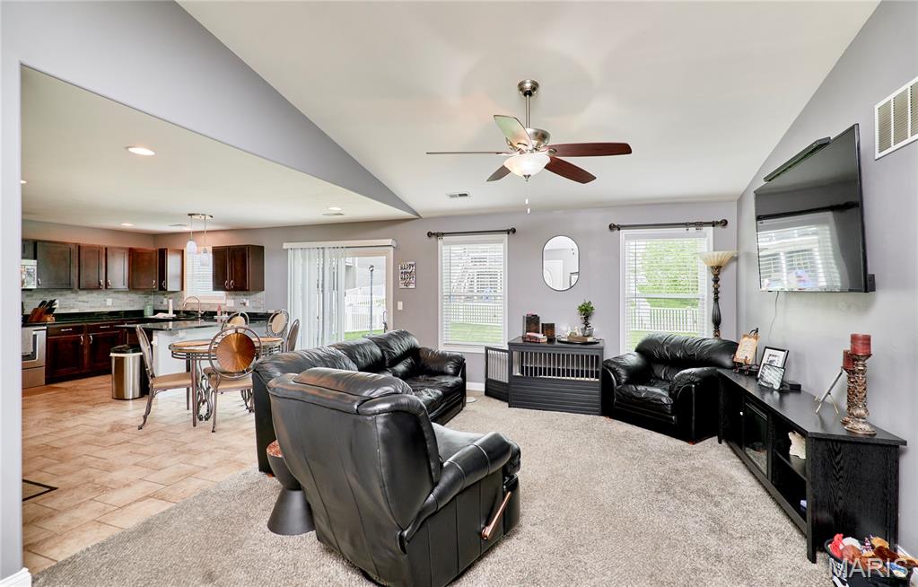 VLGS AT PRAIRIE BLUFFS - Residential