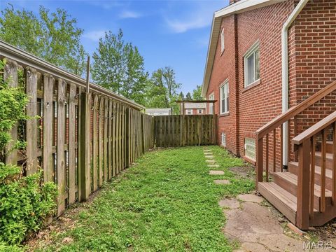 Tiny photo for 7439 Wellington Avenue, University City, MO 63130 (MLS # 26026769)