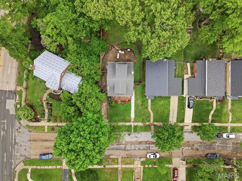Tiny photo for 7439 Wellington Avenue, University City, MO 63130 (MLS # 26026769)