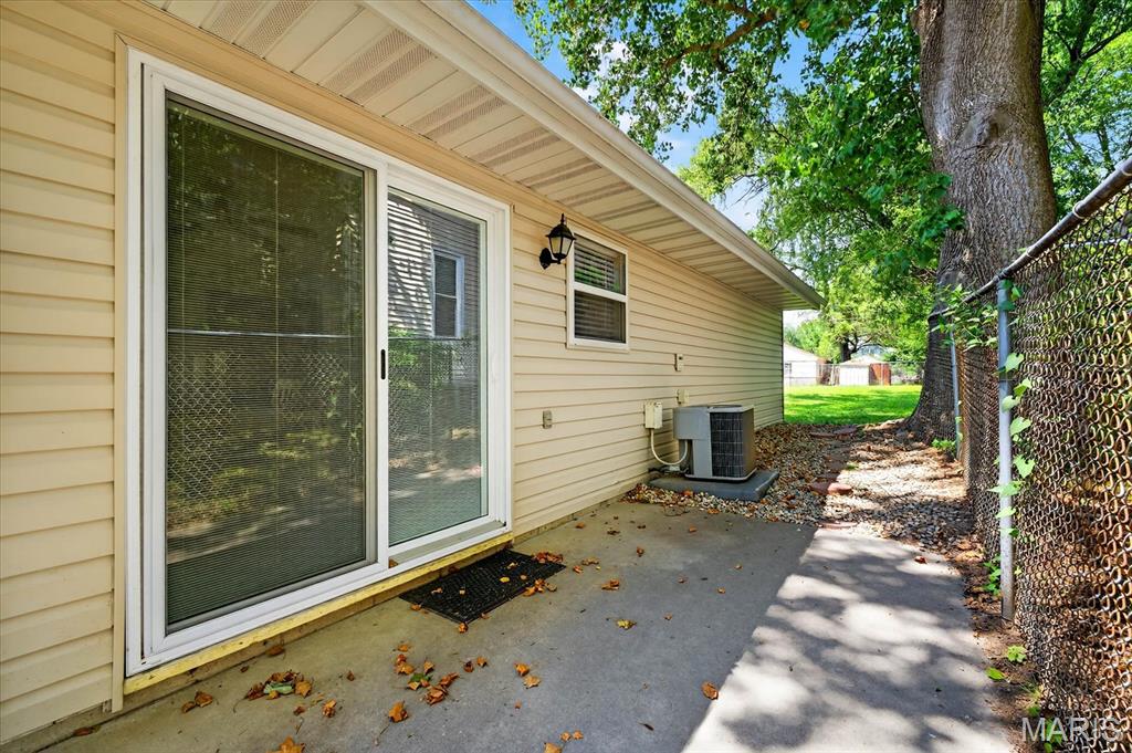 Edwardsville, Illinois 62025, United States, 3 Bedrooms Bedrooms, ,1 BathroomBathrooms,Residential,Active,164240