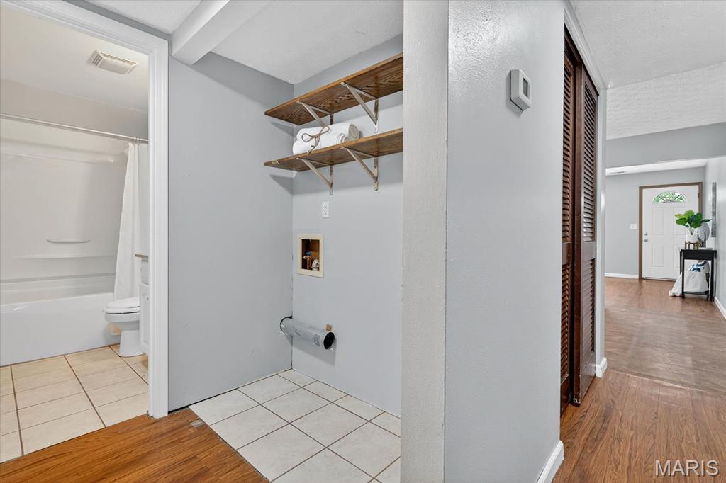 Edwardsville, Illinois 62025, United States, 3 Bedrooms Bedrooms, ,1 BathroomBathrooms,Residential,Active,164240