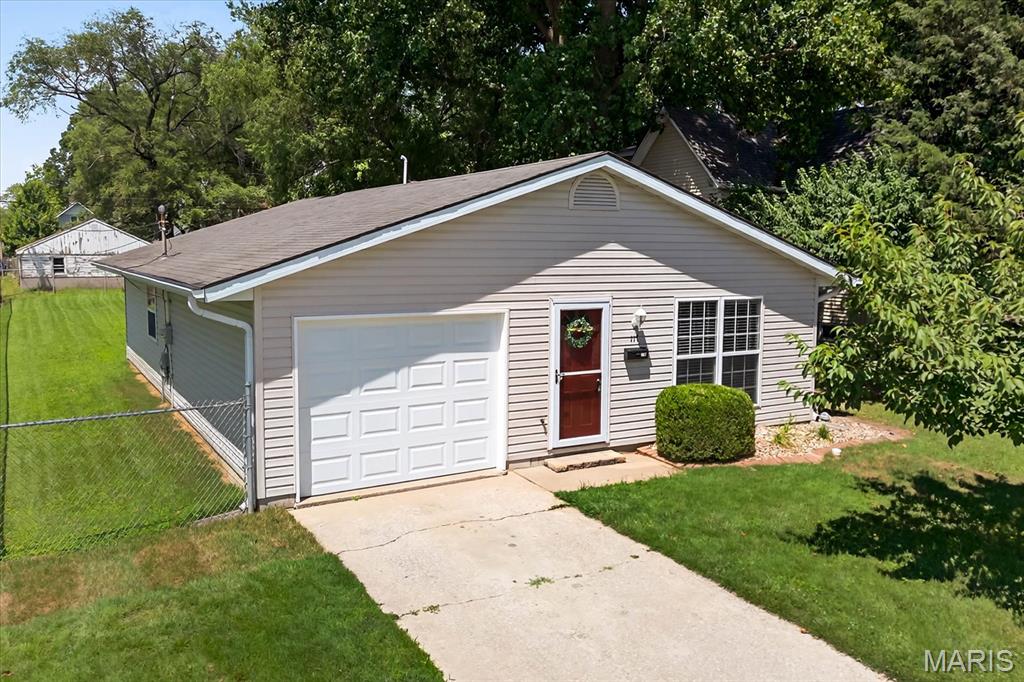 Edwardsville, Illinois 62025, United States, 3 Bedrooms Bedrooms, ,1 BathroomBathrooms,Residential,Active,164240