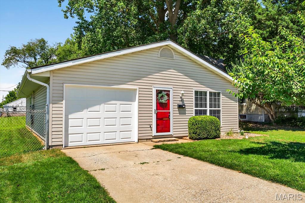 Edwardsville, Illinois 62025, United States, 3 Bedrooms Bedrooms, ,1 BathroomBathrooms,Residential,Active,164240 Edwardsville, Illinois 62025, United States, 3 Bedrooms Bedrooms, ,1 BathroomBathrooms,Residential,Active,164240