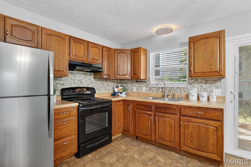 Edwardsville, Illinois 62025, United States, 3 Bedrooms Bedrooms, ,1 BathroomBathrooms,Residential,Active,164240