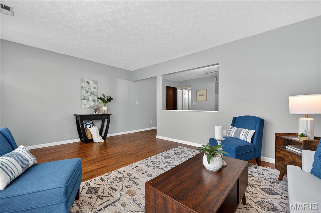 Edwardsville, Illinois 62025, United States, 3 Bedrooms Bedrooms, ,1 BathroomBathrooms,Residential,Active,164240