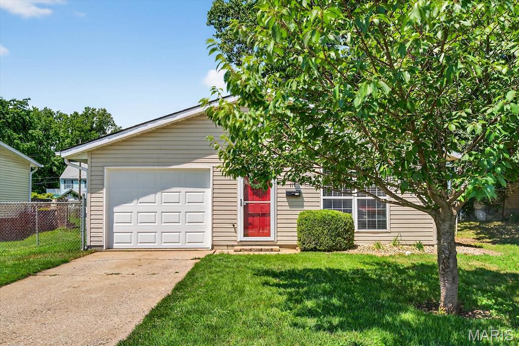 Edwardsville, Illinois 62025, United States, 3 Bedrooms Bedrooms, ,1 BathroomBathrooms,Residential,Active,164240