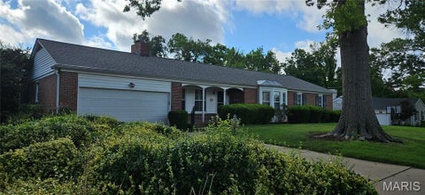Photo of 417 Elm Avenue, Glendale, MO 63122 (MLS # 26045566)