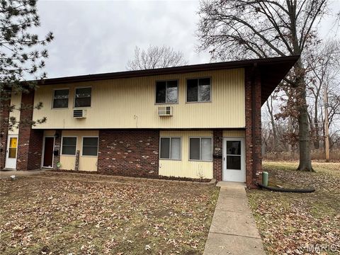 7641 Hazelcrest Drive Hazelwood MO 63042