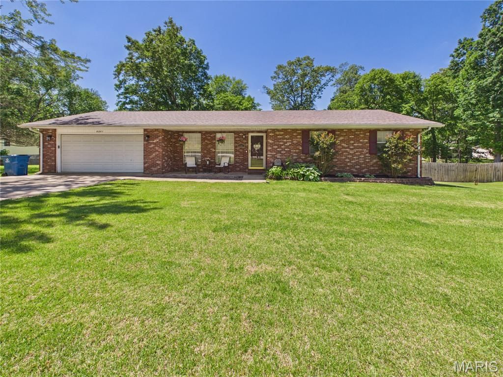 Photo of 6201 Pinecrest Drive, Poplar Bluff, MO 63901 (MLS # 26028982)