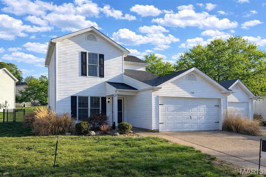 Welcome home to this darling two story duplex, in the heart of Wentzville! Enjoy the luxury vinyl plank throughout the main level. Carpets have been freshly cleaned. The kitchen has plenty of cabinet and counter space and a nice step in pantry! The living room is spacious with lots of natural light. Enjoy the roomy primary bedroom and upper level full bathroom. Freshly painted and cleaned carpets.  Bonus the backyard is fully fenced!!  You'll love that this duplex has a low annual HOA fee! Don't miss out on this affordable option in the Wentzville School District!