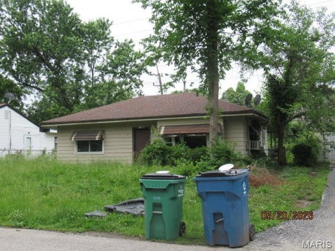 Tiny photo for 11947 Bridgevale Avenue, Spanish Lake, MO 63138 (MLS # 26046912)