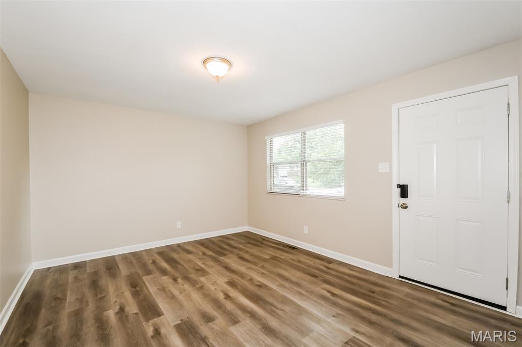 1126 Airglades Drive