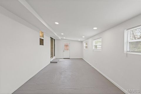 Tiny photo for 1963 Maple Lane, Arnold, MO 63010 (MLS # 26018669)