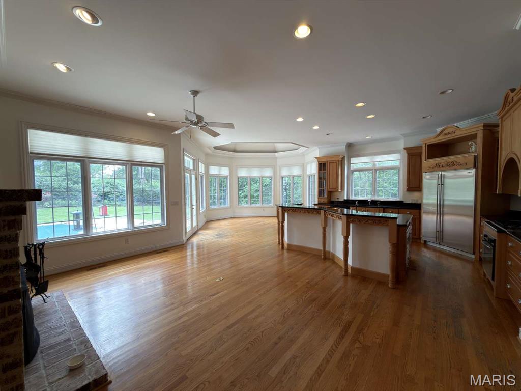 Town & Country Manor - Residential