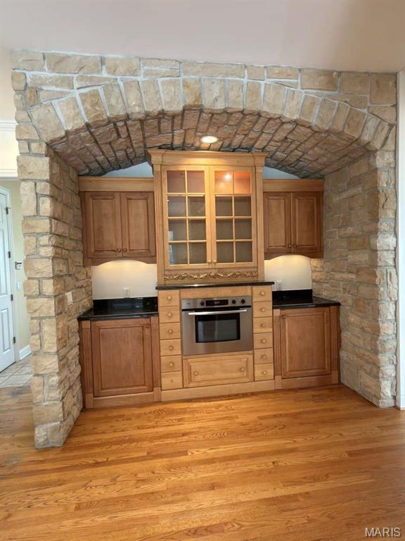 Town & Country Manor - Residential