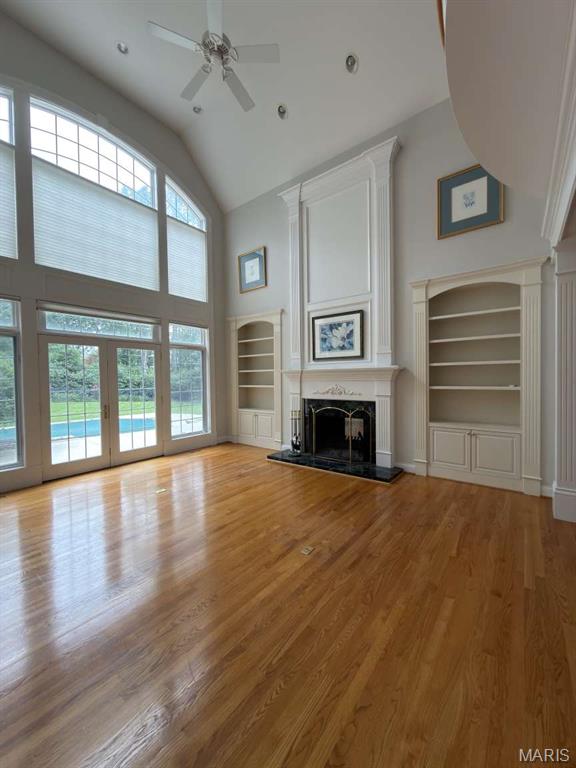 Town & Country Manor - Residential