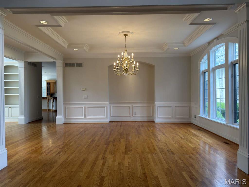 Town & Country Manor - Residential