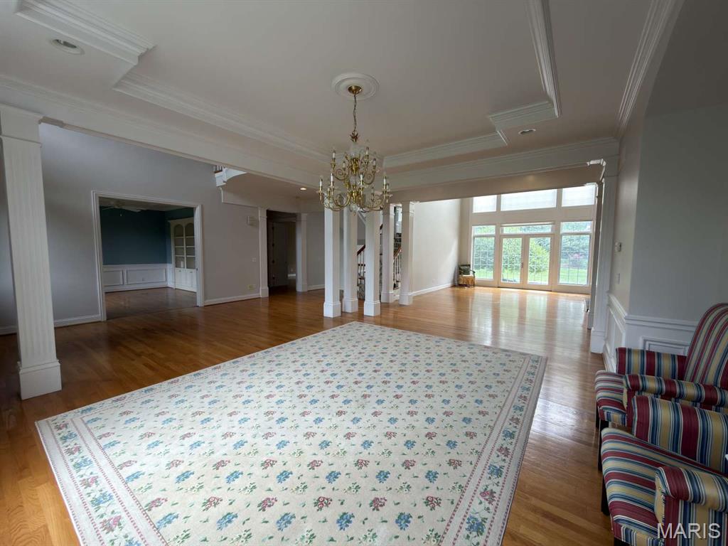 Town & Country Manor - Residential
