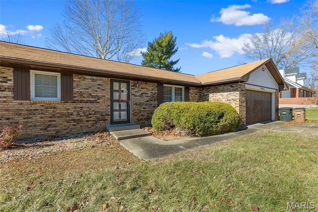 Photo of 1557 Briarcliff Drive, Cape Girardeau, MO 63701 (MLS # 26003885)