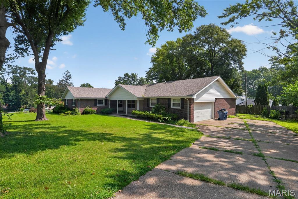 550 Monceau Drive