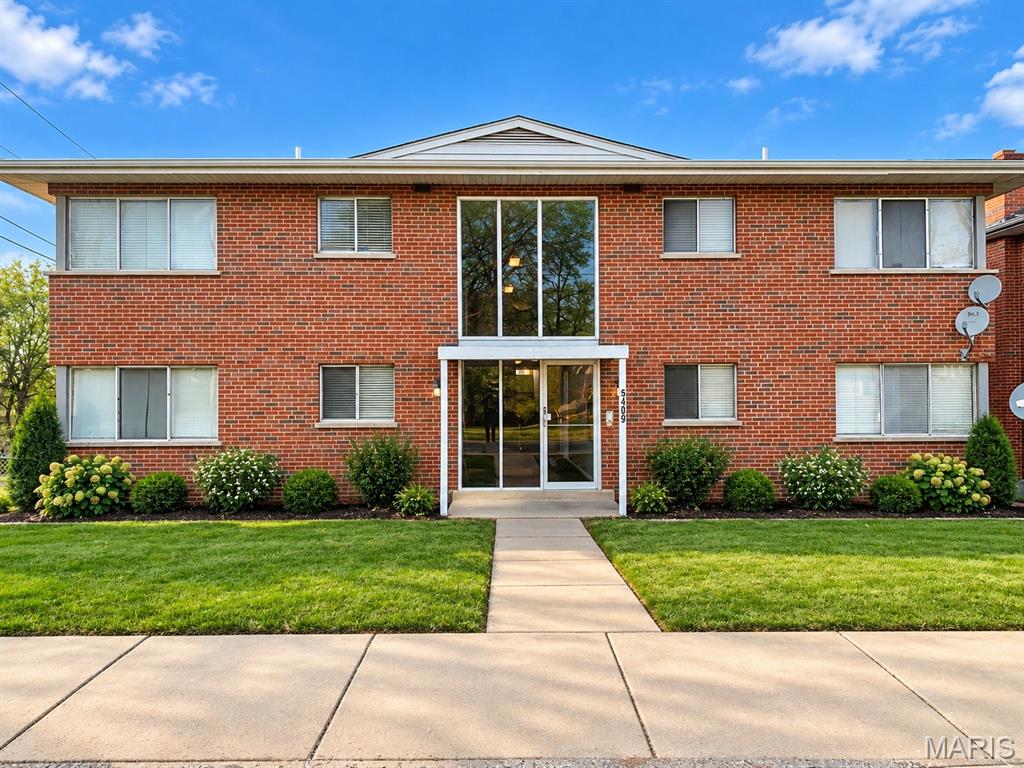 Photo of 5409 Bermuda Drive, St Louis, MO 63121 (MLS # 26066906)
