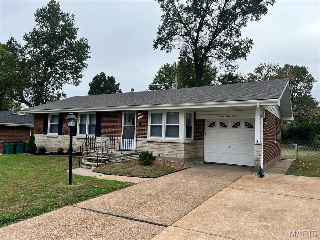 Photo of 1224 Billings Drive, St Louis, MO 63137 (MLS # 25073428)