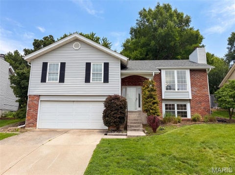 Photo of 743 Eaglebrooke Drive, Ballwin, MO 63021 (MLS # 26040452)