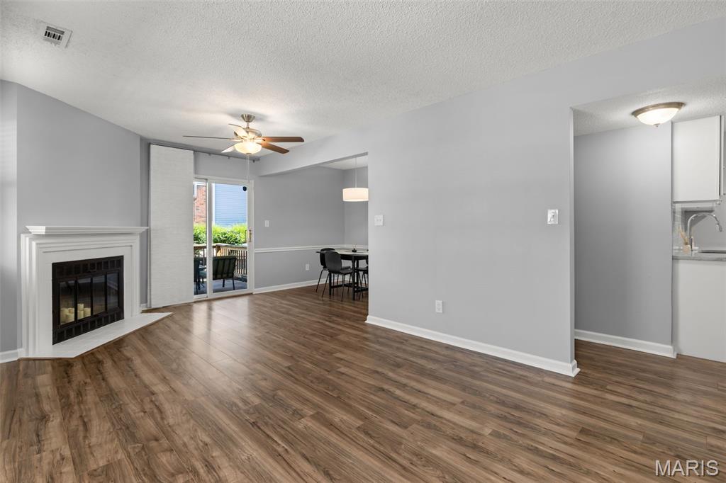 Brentwood Forest Condo Ph Eight - Residential