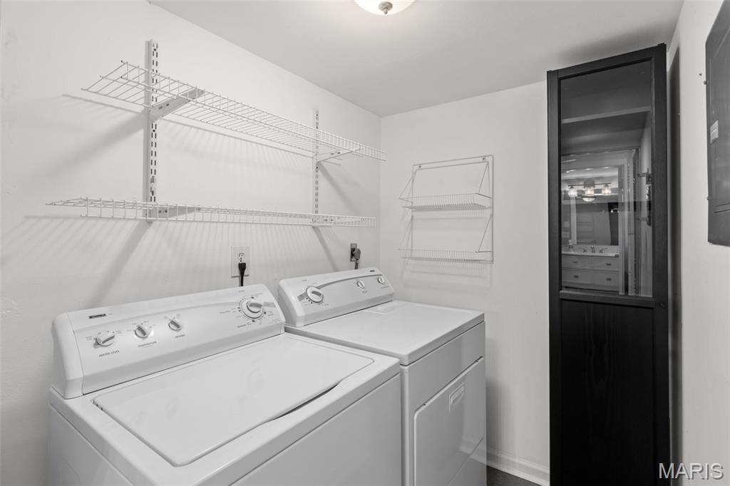 Brentwood Forest Condo Ph Eight - Residential