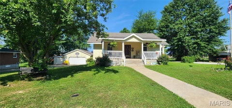 Photo of 4999 College Avenue, Hannibal, MO 63401 (MLS # 26046654)