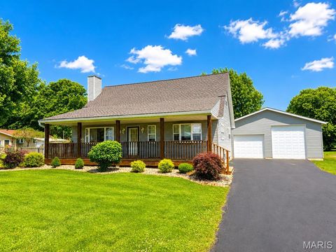 Photo of 306 N Marion Street, Bunker Hill, IL 62014 (MLS # 26031789)