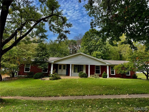 Photo of 131 Portico Drive, Chesterfield, MO 63017 (MLS # 26065956)