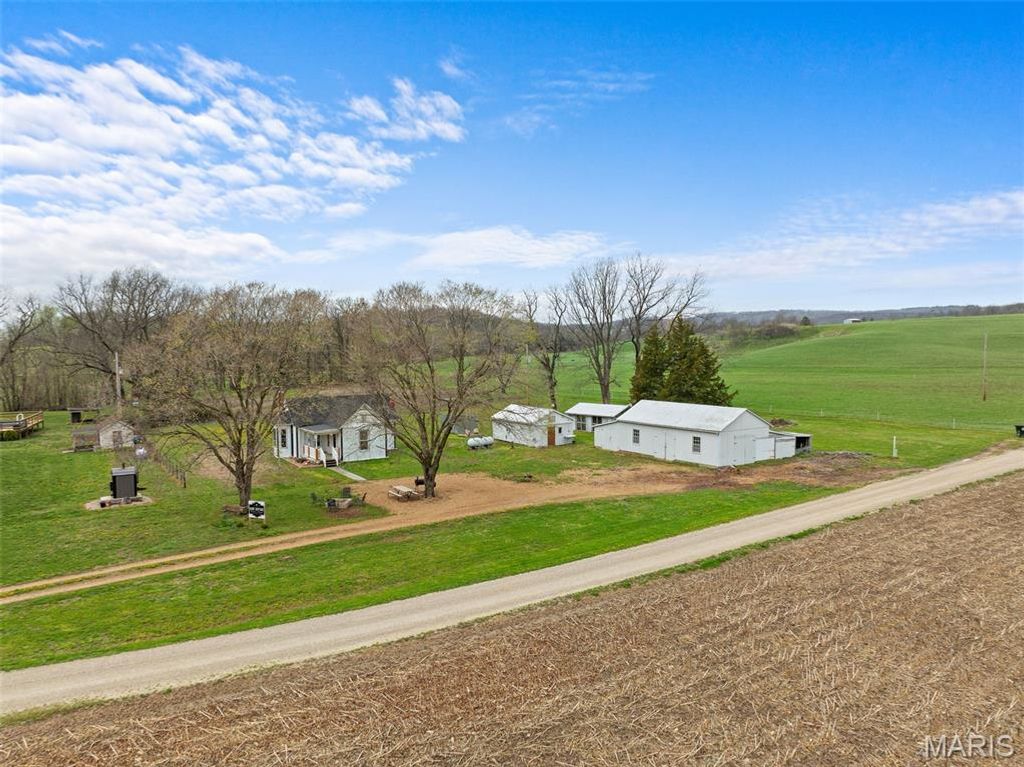 Photo of 32391 Case Road, Hermann, MO 65041 (MLS # 26017924)