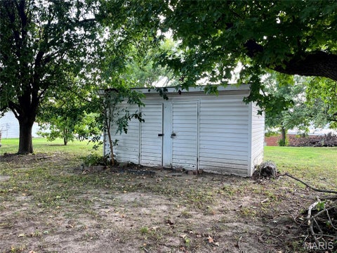 Tiny photo for 105 S Sanderson Avenue, Elsberry, MO 63343 (MLS # 26059572)