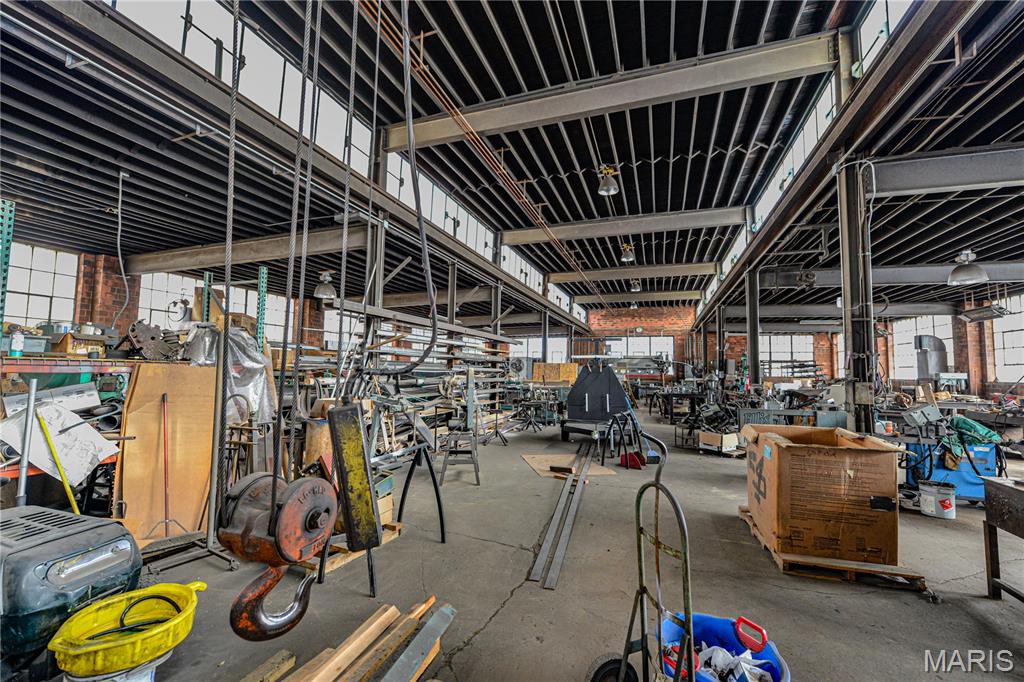 St.Louis Add - Commercial Sale