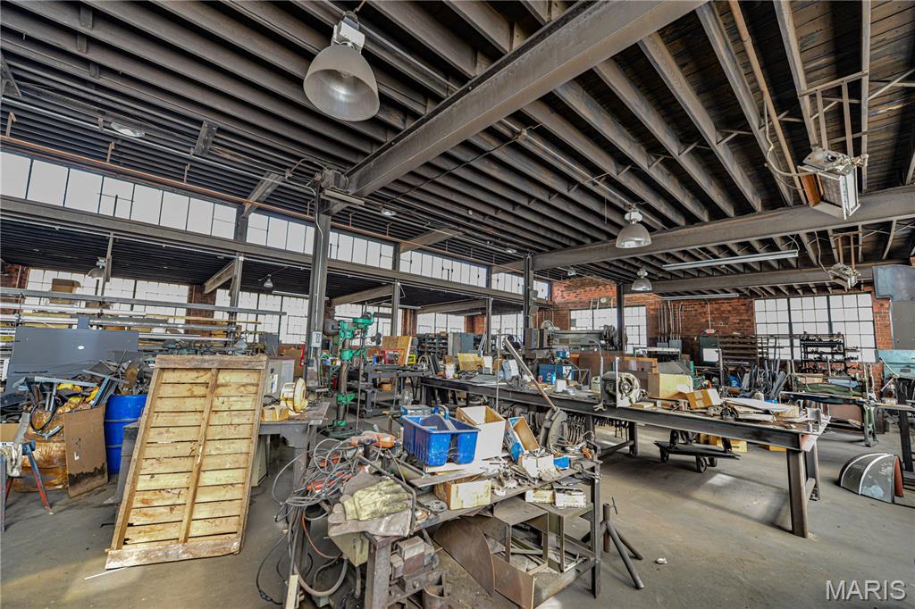 St.Louis Add - Commercial Sale