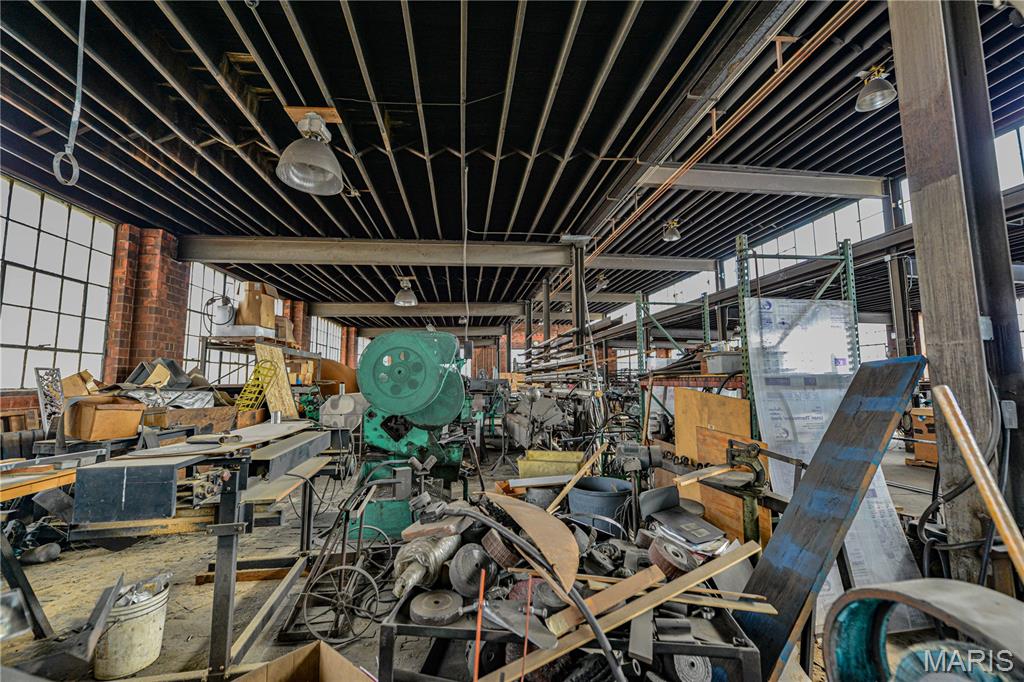 St.Louis Add - Commercial Sale